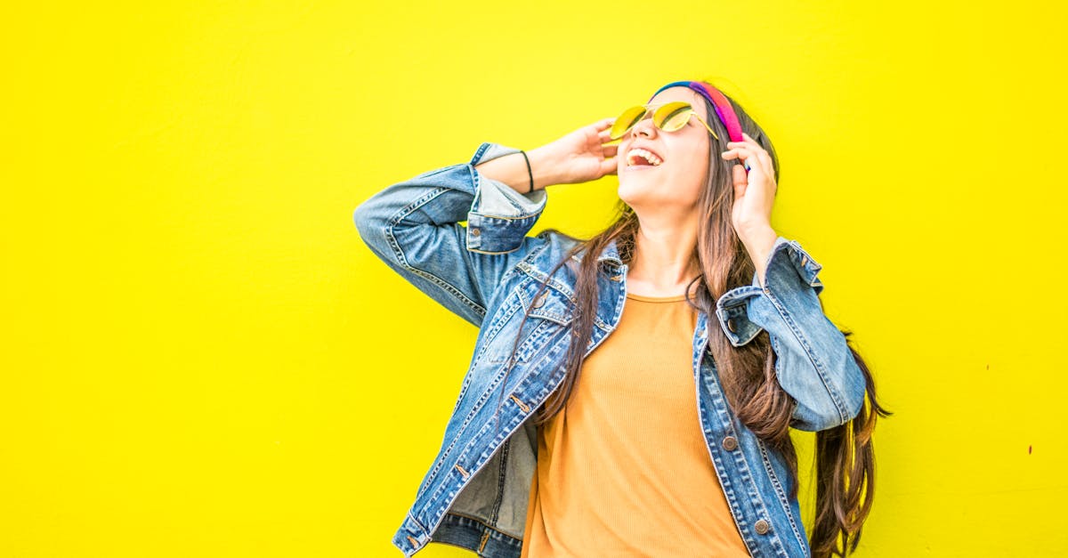 entdecken sie die neuesten modetrends und zeitlose styles in unserer umfassenden modekollektion. von eleganter damen- und herrenmode bis hin zu trendigen accessoires – finden sie ihr perfektes outfit für jeden anlass.