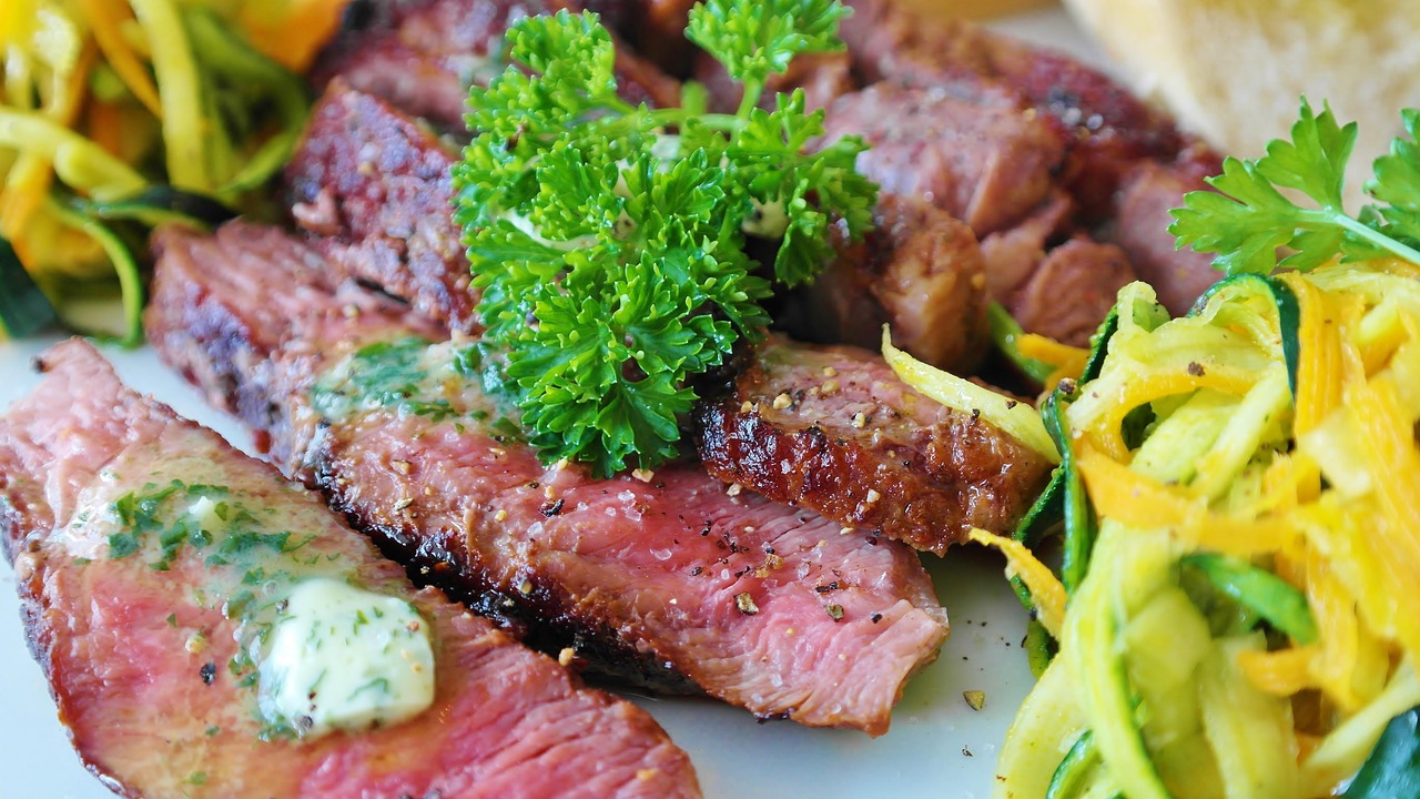 entdecken sie das perfekte steak! unsere anleitung bietet tipps für die zubereitung, das würzen und das grillen, um ein saftiges und zartes steak zu kreieren, das jedem gaumen schmeichelt.